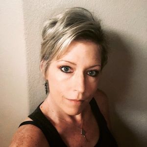 Meet your Posher, Monica